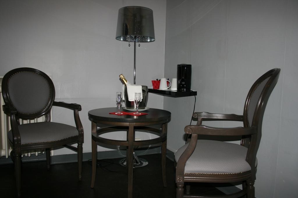 Hostellerie De La Quenoeuille Marquise Cameră foto